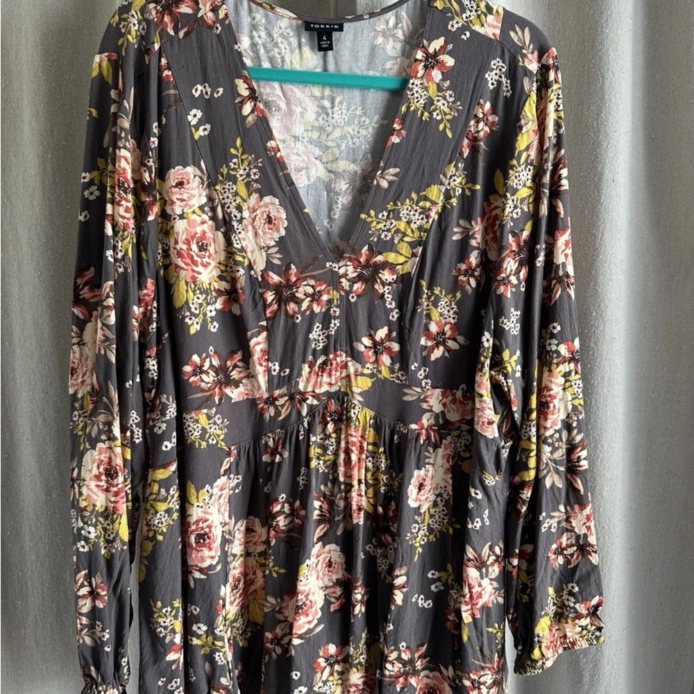 Torrid Size 1X Womens Top floral Gray Babydoll Rayon Crepe Long Sleeve Blouse